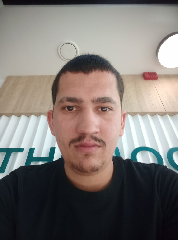  52889987  , 28 ,    