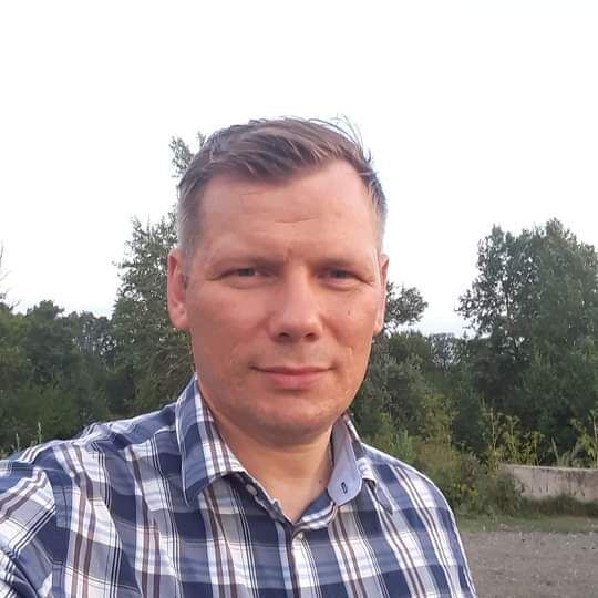  44053027  Nikolas, 39 ,    