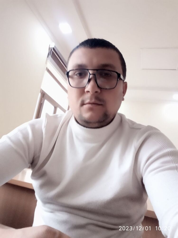  50188127  Abror, 29 ,    