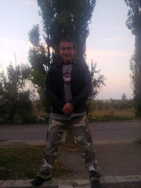  8715907  Denis, 43 ,    
