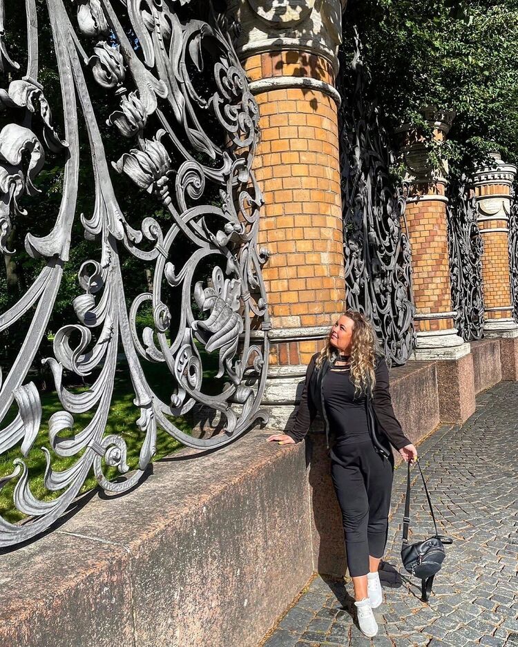  44611477  , 25 ,    -