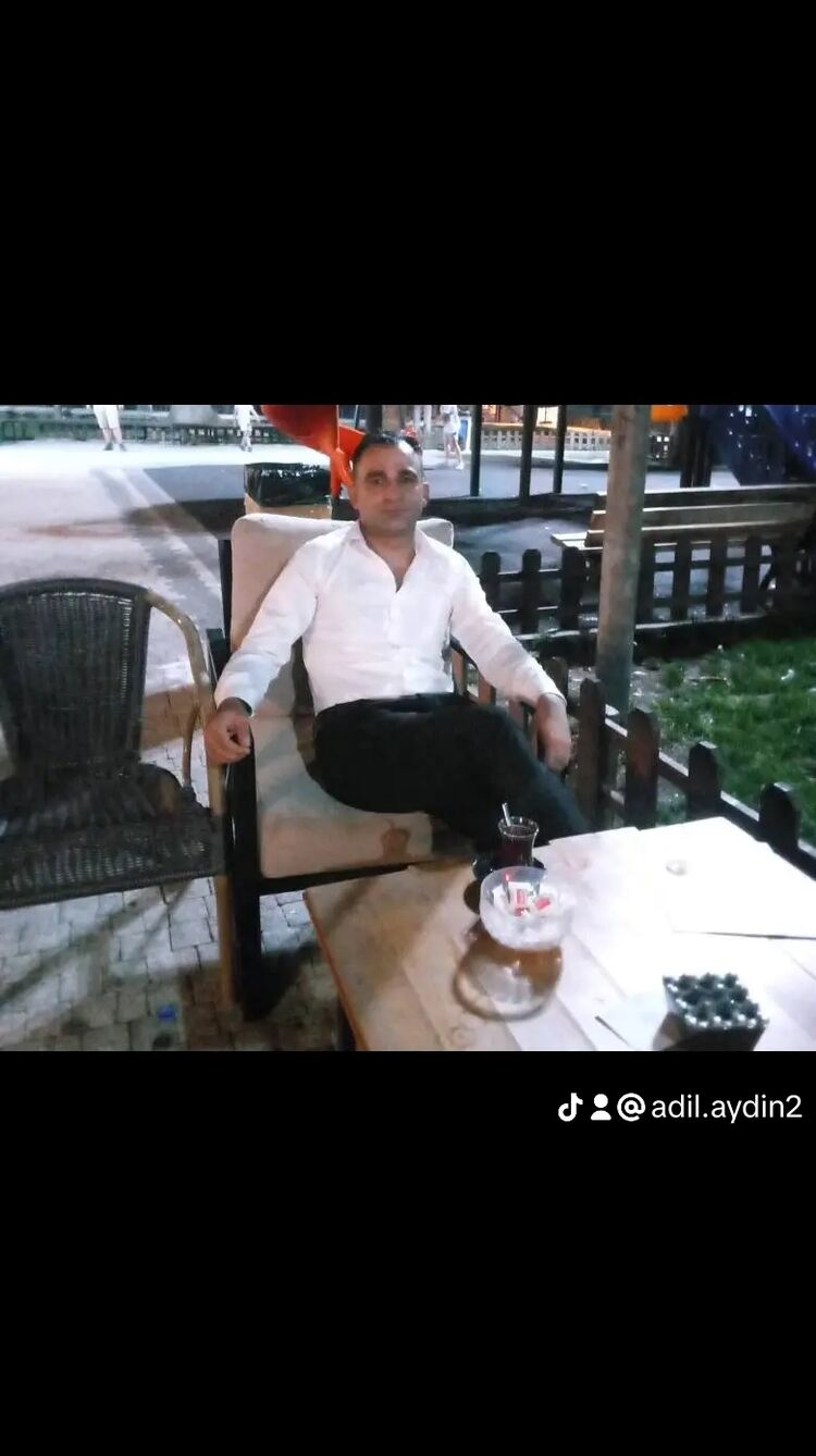  46961157  Adil, 31 ,    