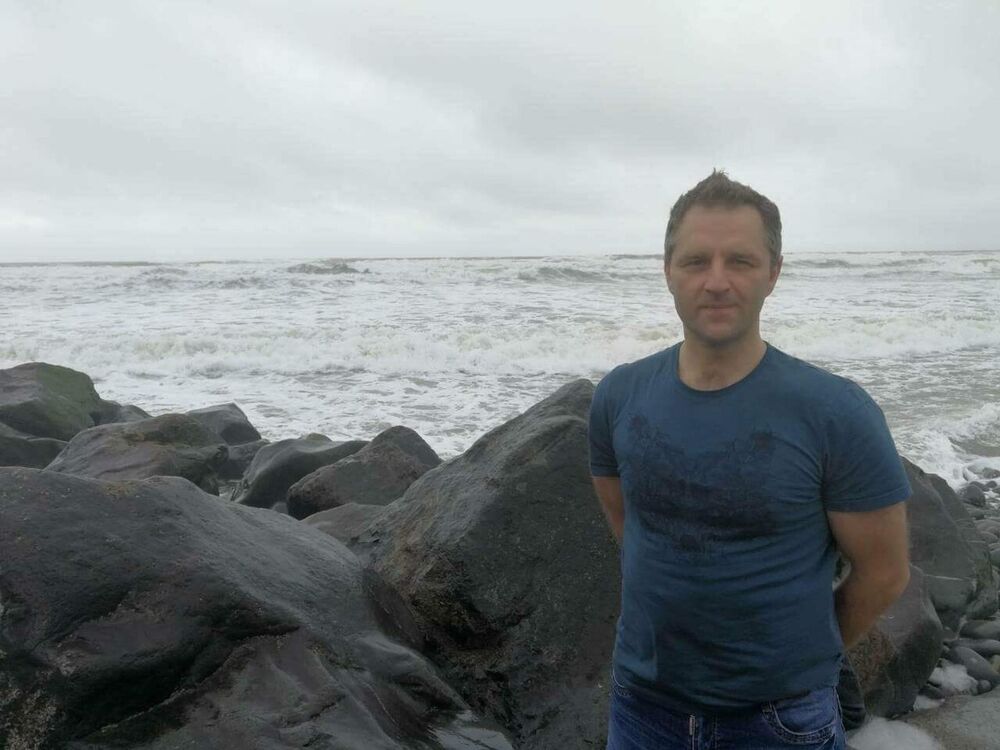  ,   Almis, 44 ,   ,   , c 