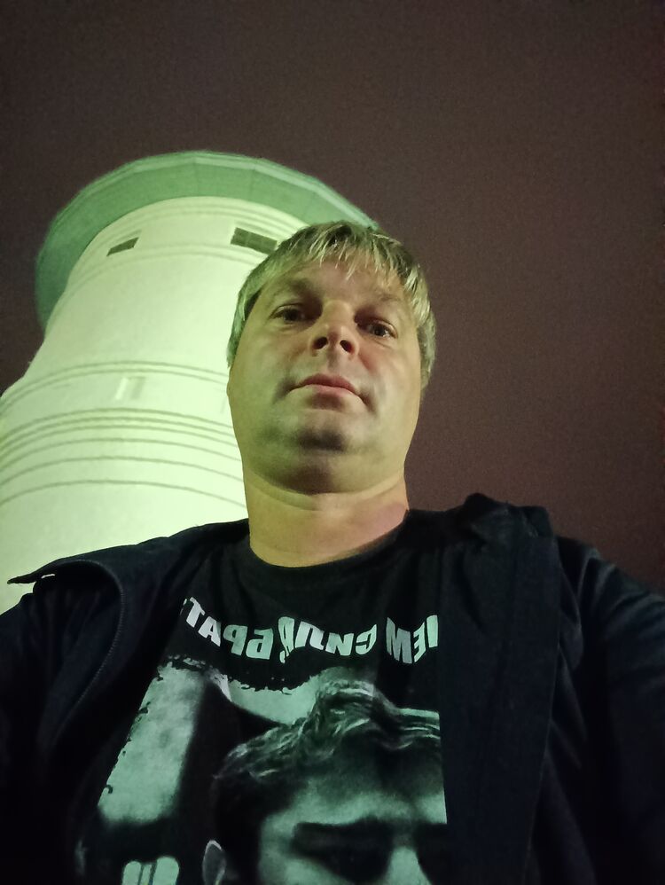  ,   Aleks Alba, 37 ,   c 
