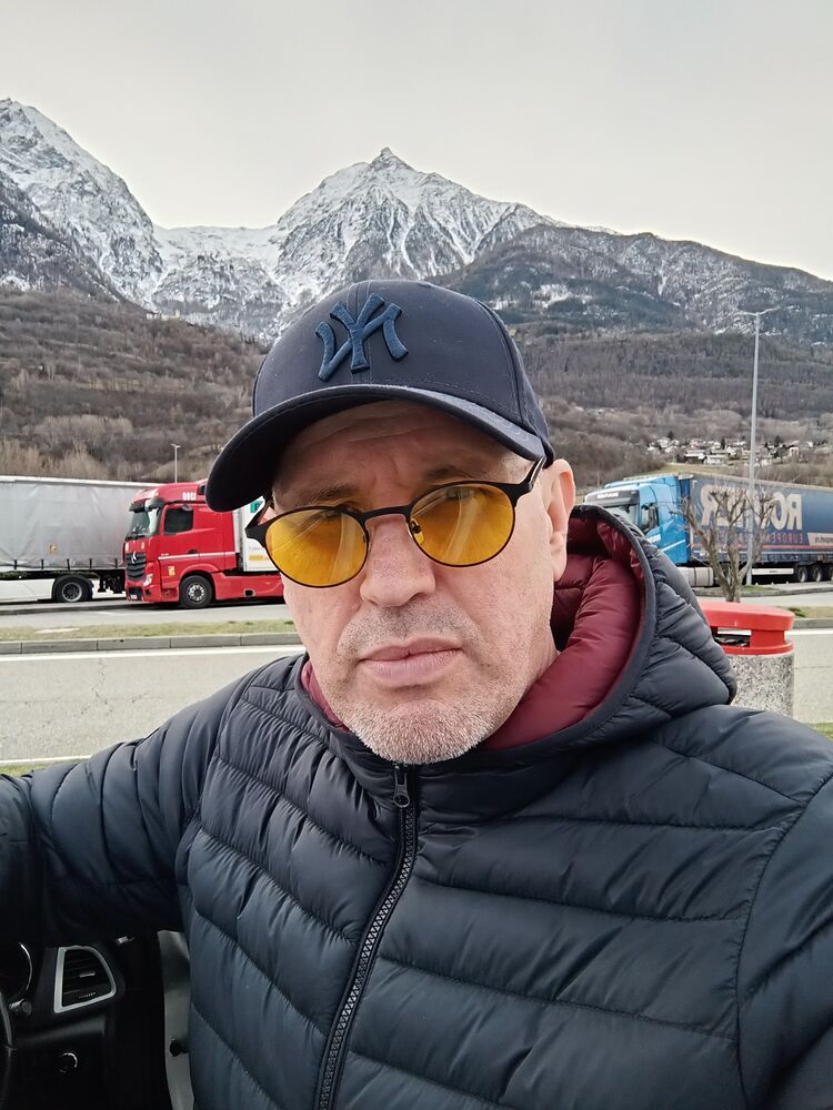  47086787  Igor, 44 ,    