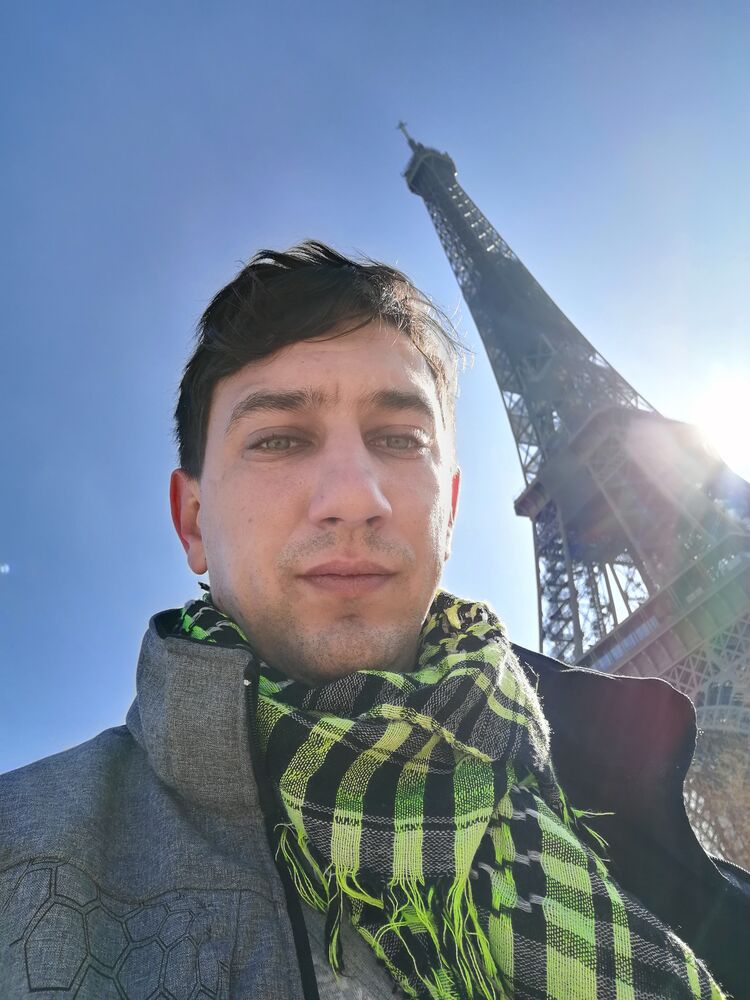  23390247  Andrei, 36 ,    