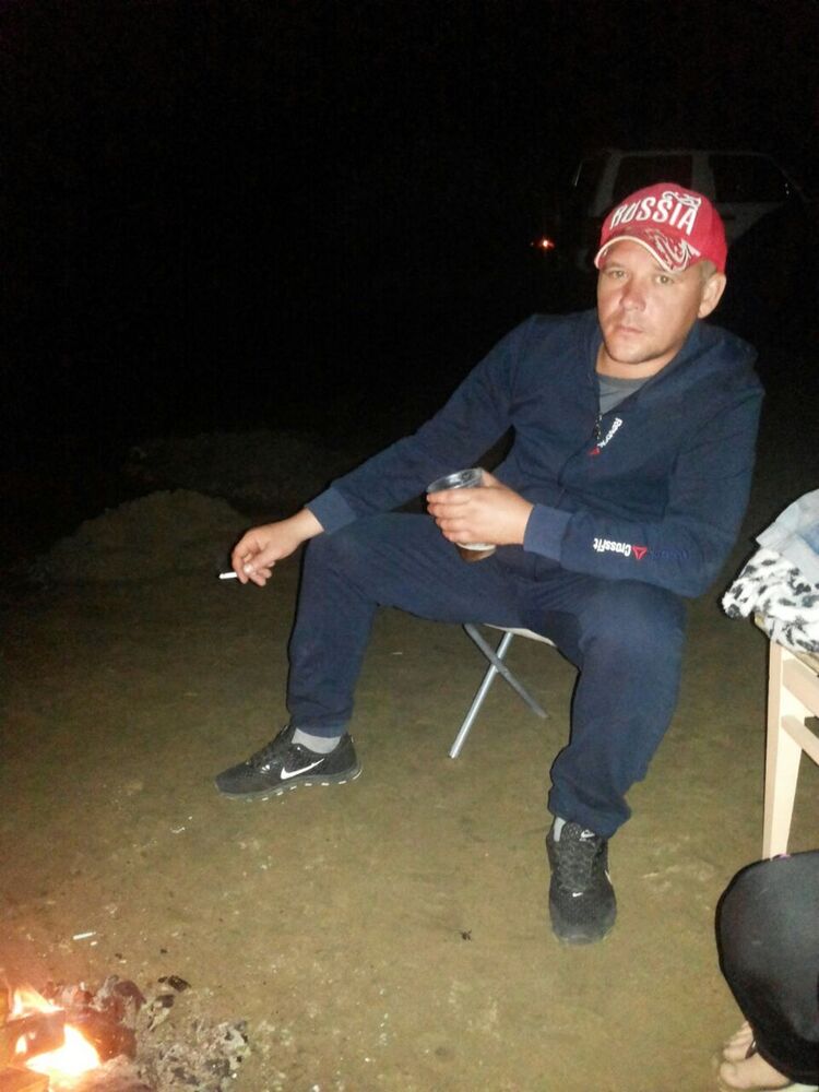  7928997  Denis, 40 ,    