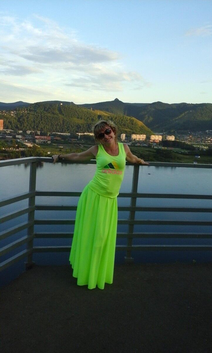  ,   Olia, 44 ,  
