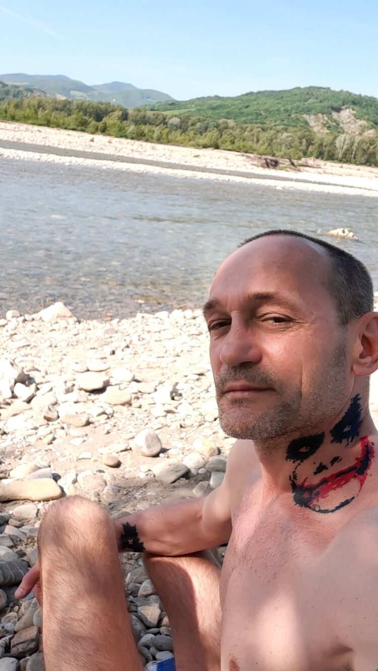  26499867  Serghei, 49 ,    