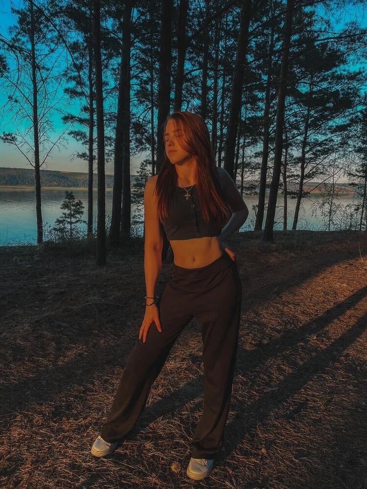  ,   Anastasia, 25 ,   c , 