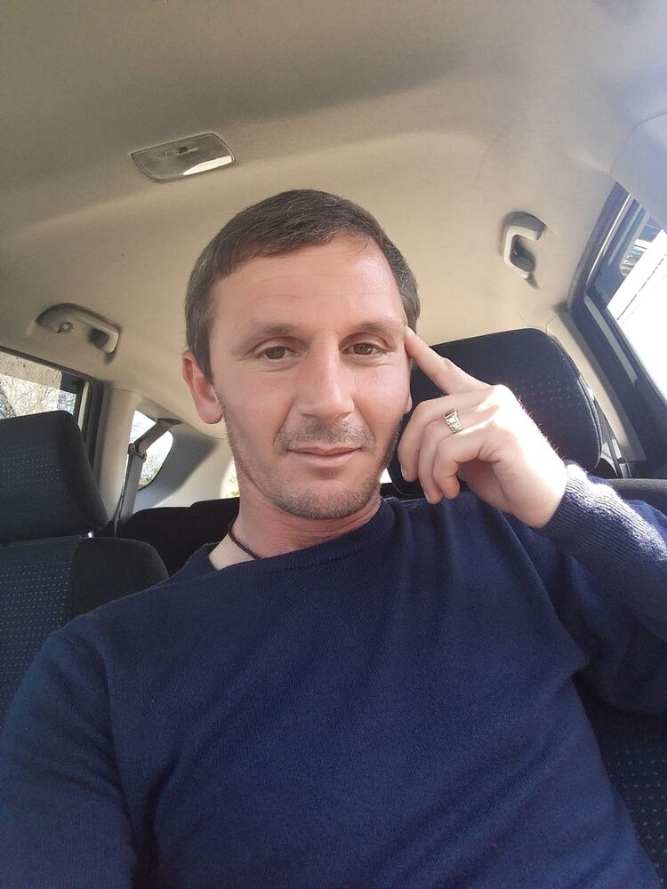  19614467  Adam, 46 ,    
