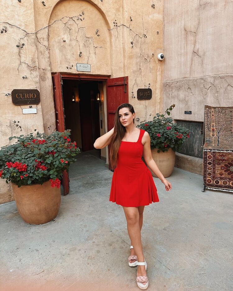  ,   Victoria, 23 ,   ,   