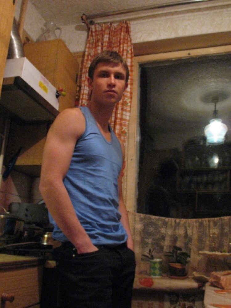  ,   Oleg, 31 ,   