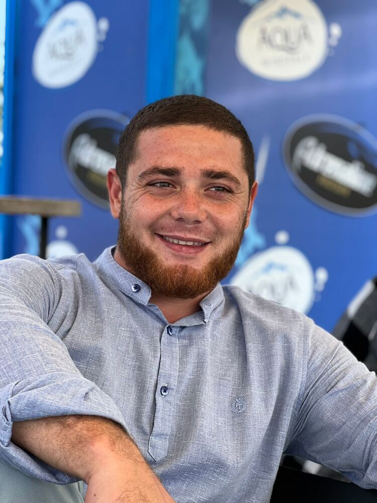  28750227  Sekas, 27 ,    