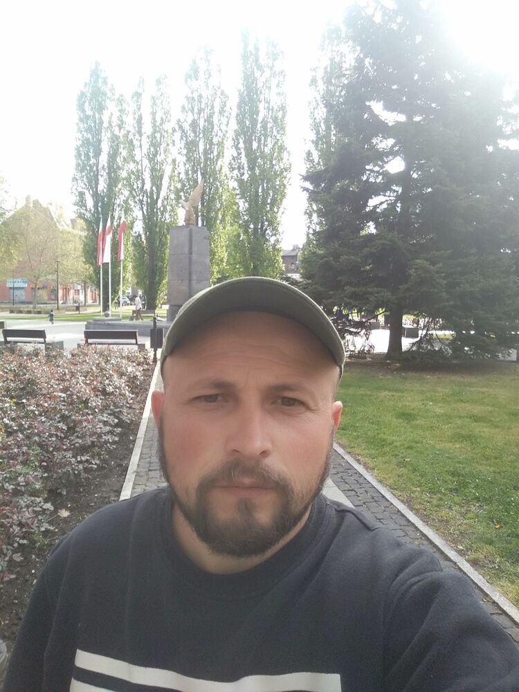  19824327  Ivan, 38 ,    