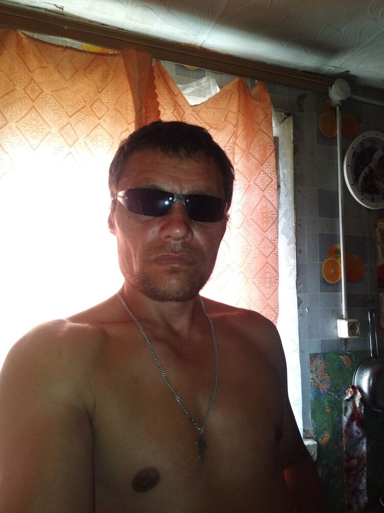  21580277  Urii, 46 ,    