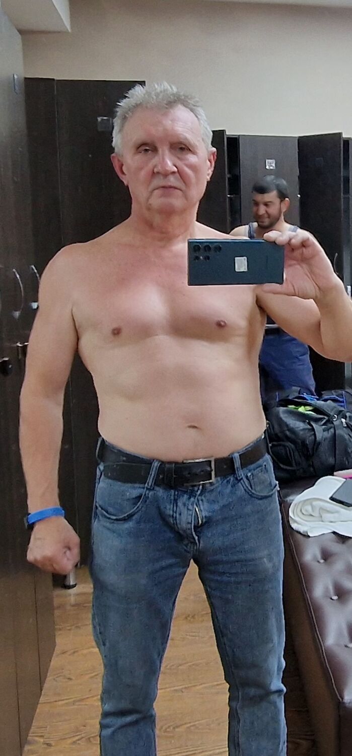  30261027  Alex, 65 ,    