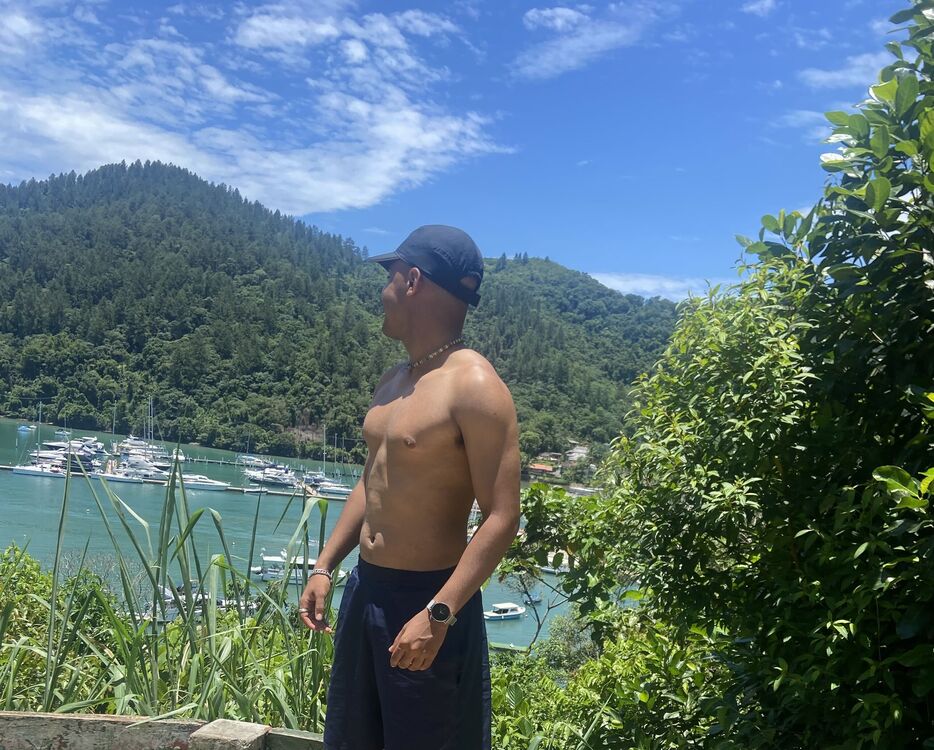  48602457  Pedro, 23 ,    Brier