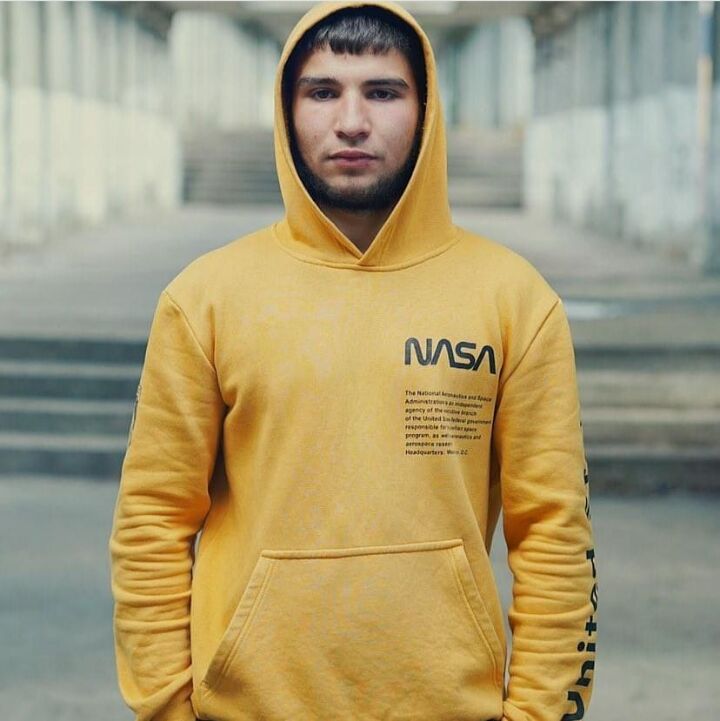 24707677  , 22 ,    