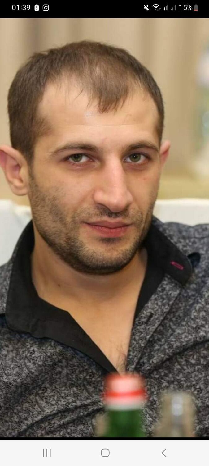  ,   Arman, 37 ,   ,   , c , 