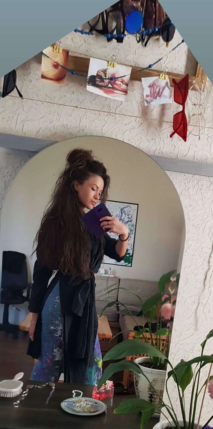  52160677  Anastasia, 30 ,    