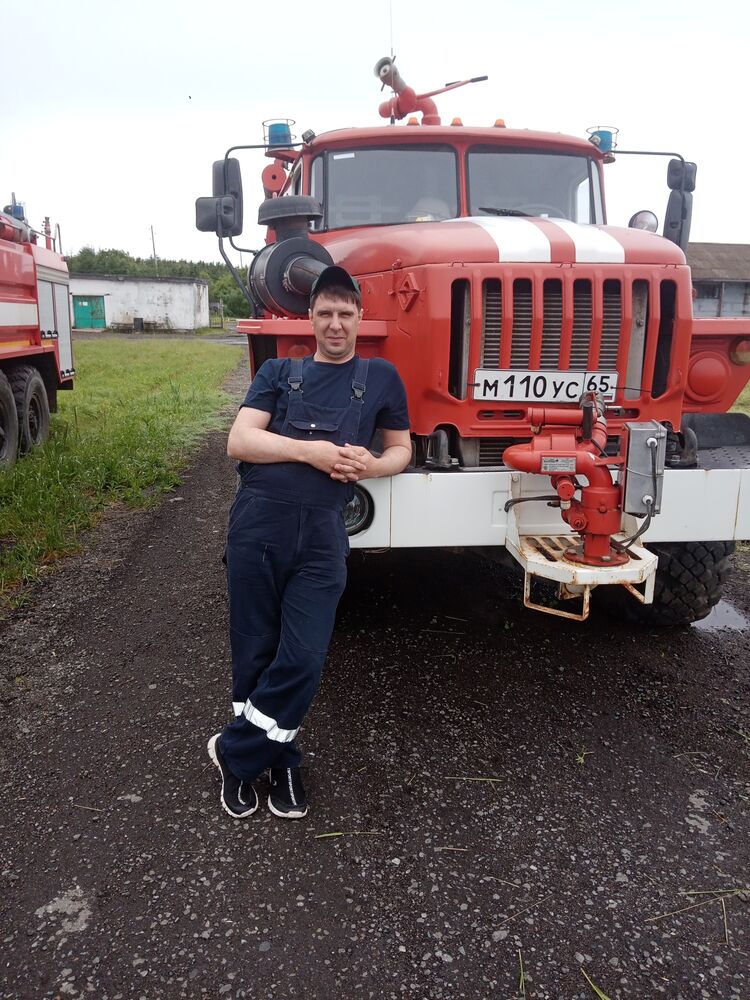  51814777  SlaV, 33 ,    