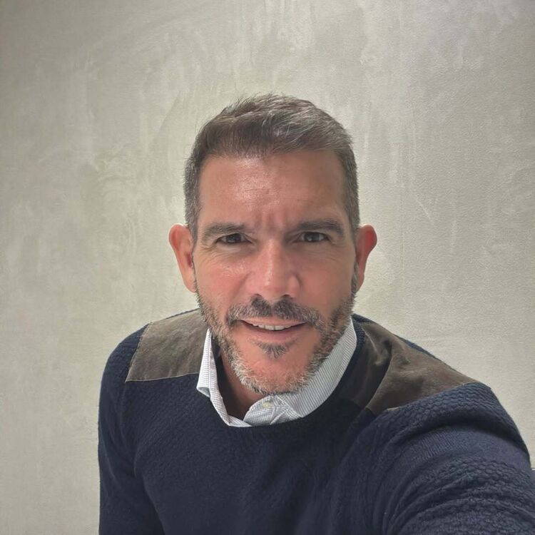 50846827  Bryan vlad, 47 ,    