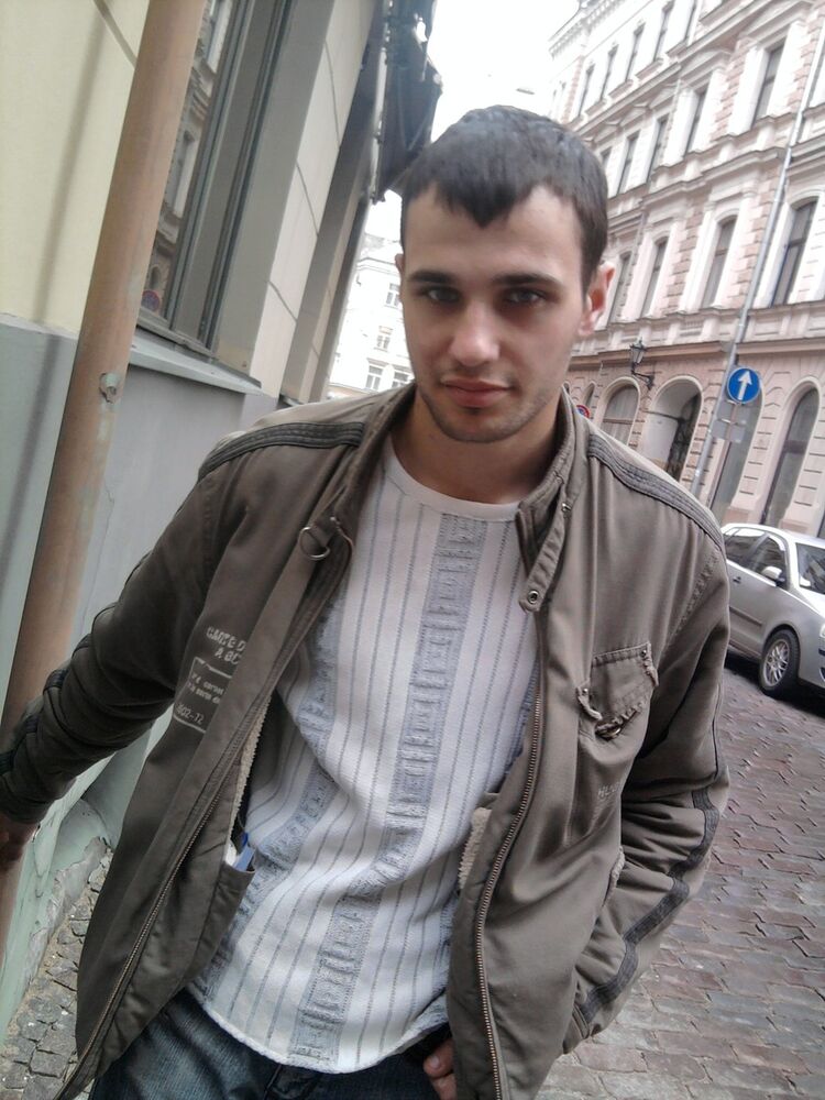  7333957  Andrei, 38 ,    