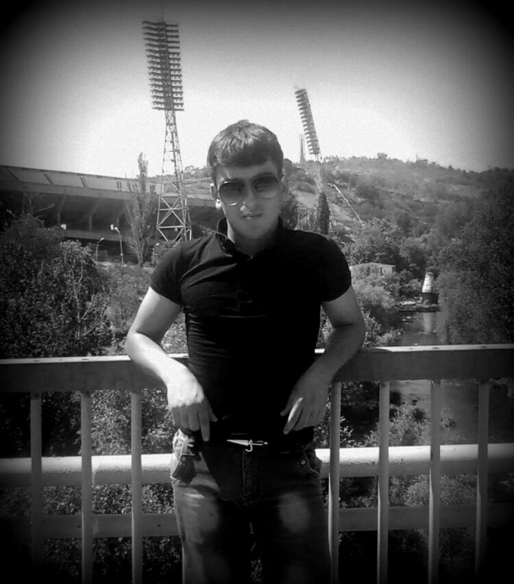  5903647  Hakob, 35 ,    