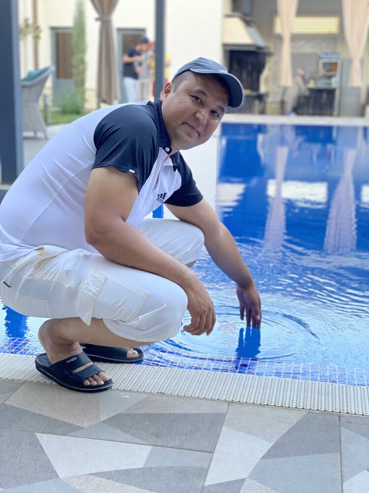  24037217  John, 40 ,    