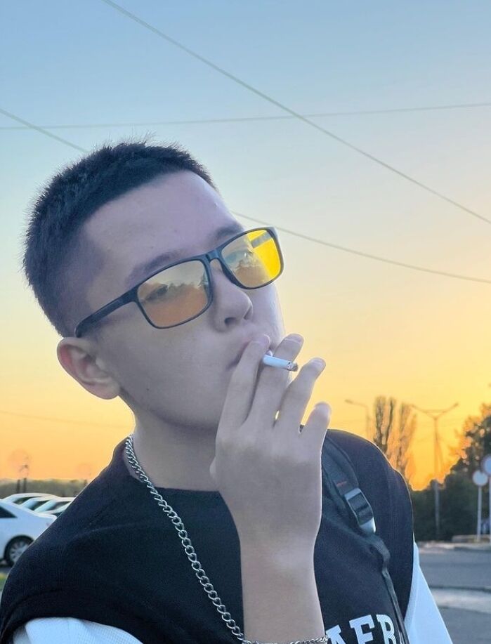 47784157  Karimzhan, 19 ,    