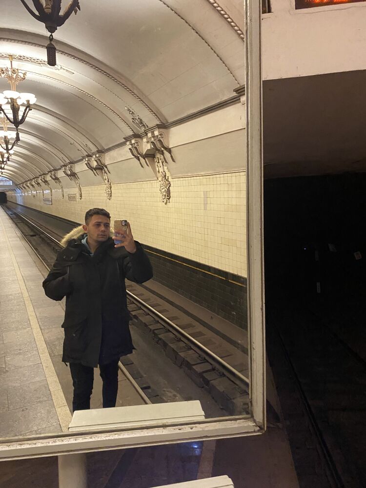  43512287  Sedat, 24 ,     