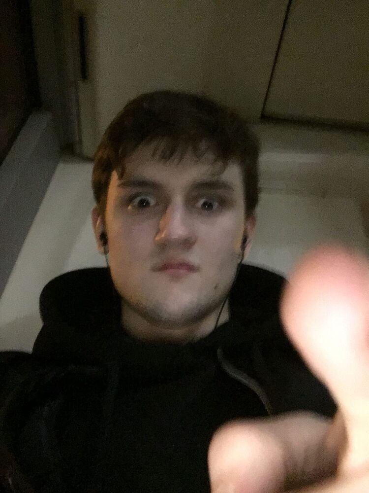  22834097  Vadim, 23 ,    