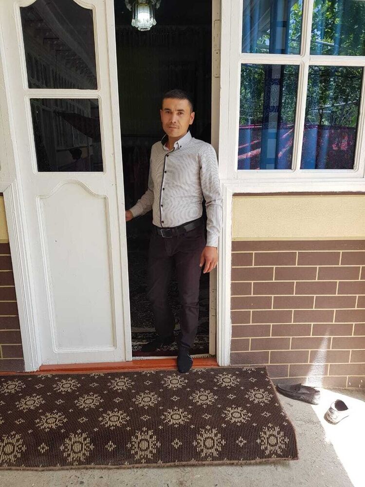  20437667  Azamat, 36 ,    -