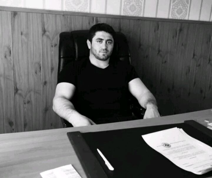  38552667  Adam, 30 ,    