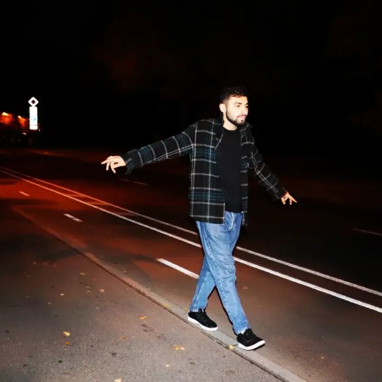  -,   , 25 ,   ,   
