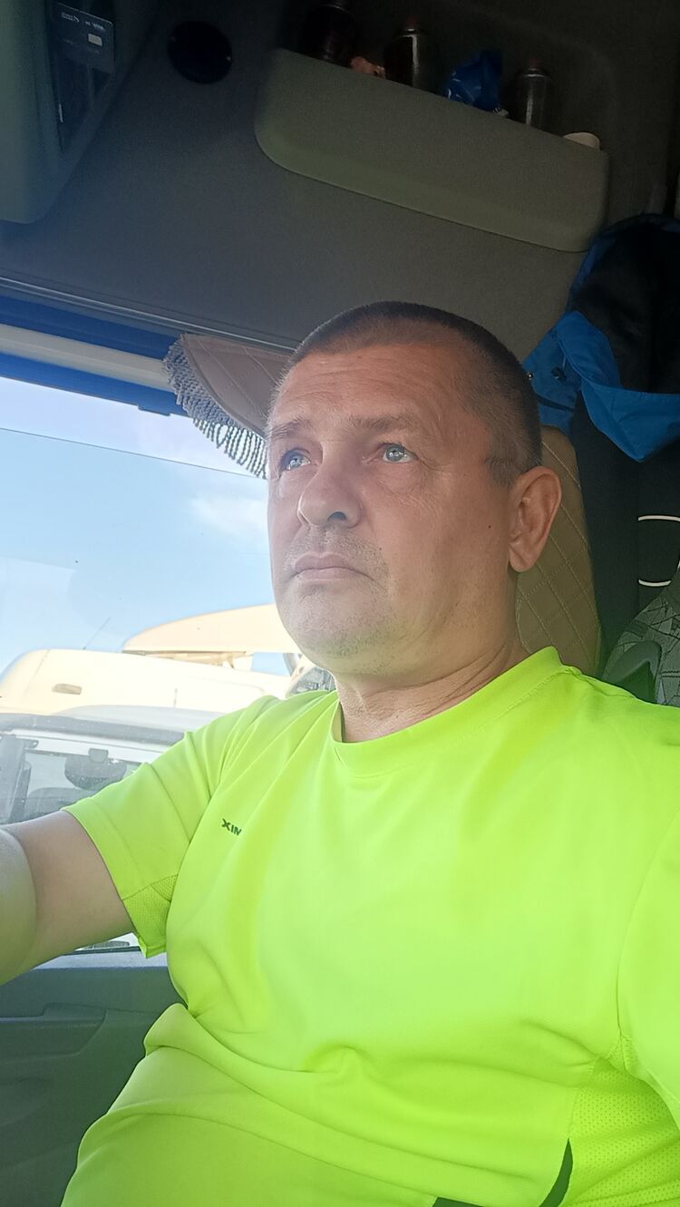 43909517  Andrey, 54 ,    