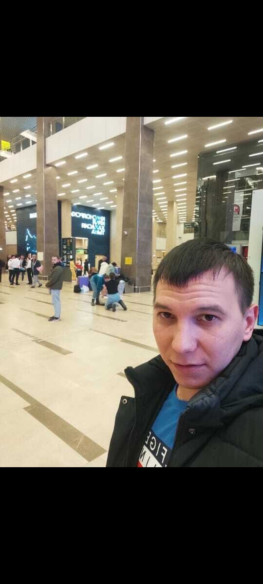  45825687  Andrei, 32 ,    