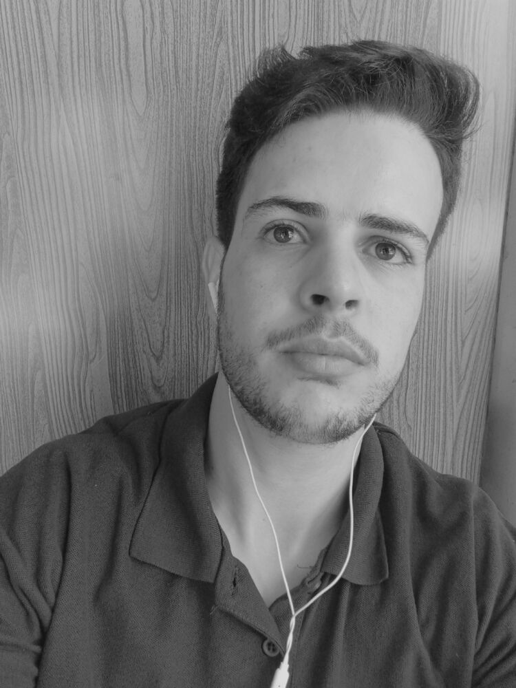  ,   Youness, 26 ,   c 