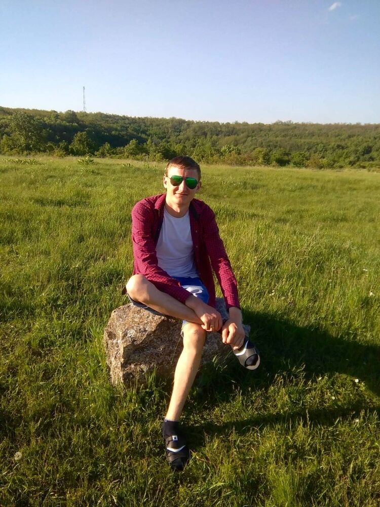  14880577  Costea, 30 ,    
