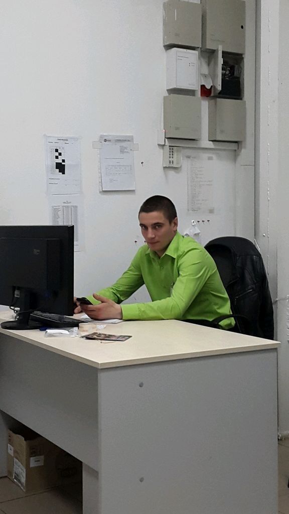  ,   Constantin, 32 ,   ,   