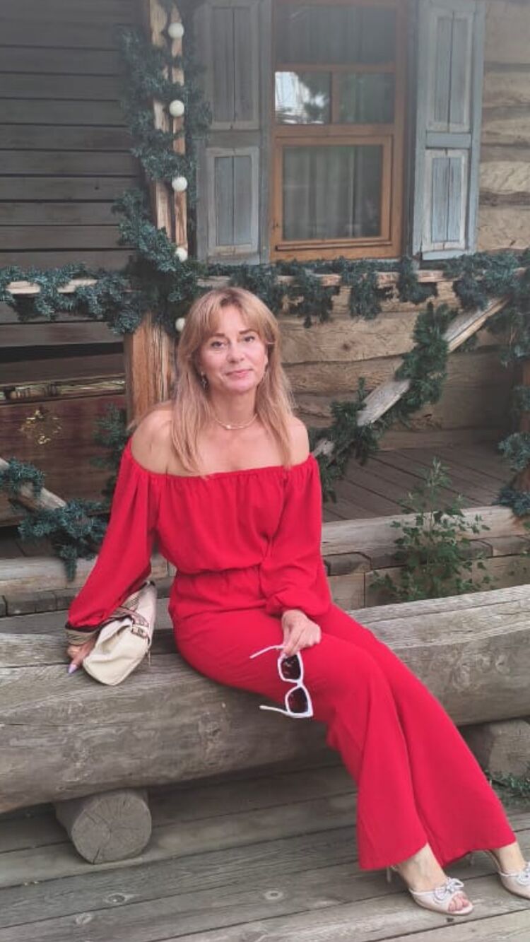  52956337  Nastena, 47 ,    