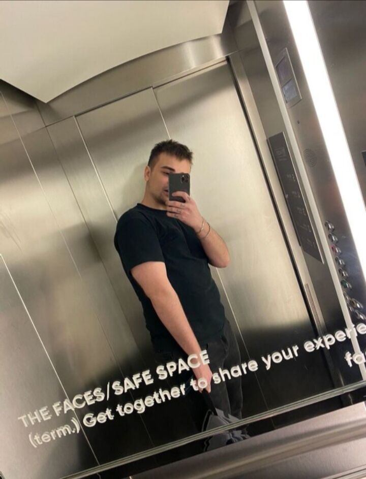  38044357  Karen, 26 ,    