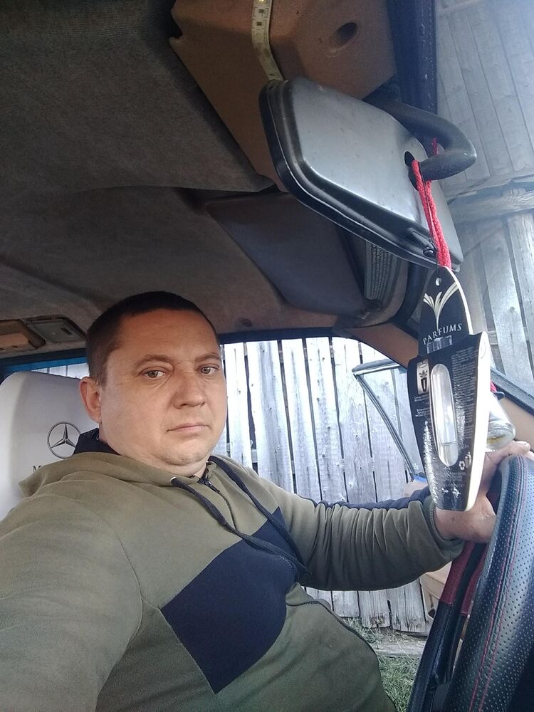  ,   Ivan, 48 ,   ,   