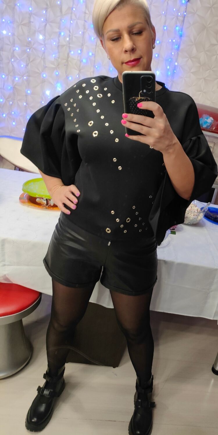  -,   Alexandra, 39 ,   ,   , c 