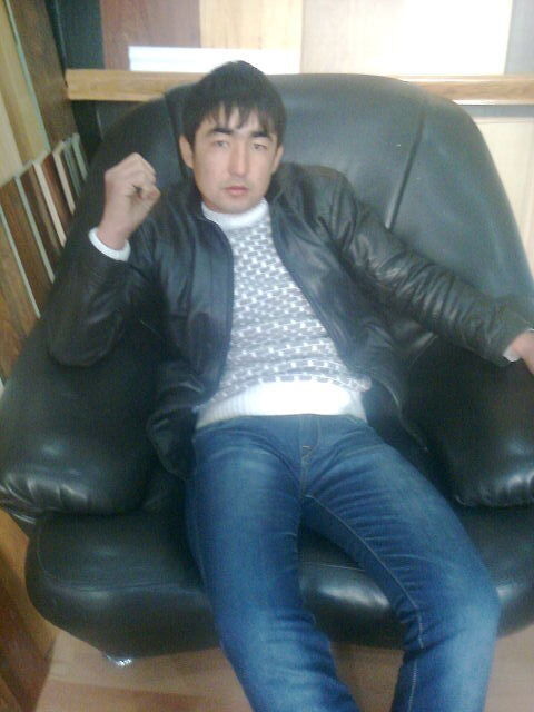  8614857  Komol, 34 ,    