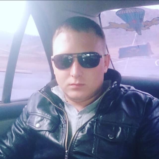  48906127  Maks, 35 ,    