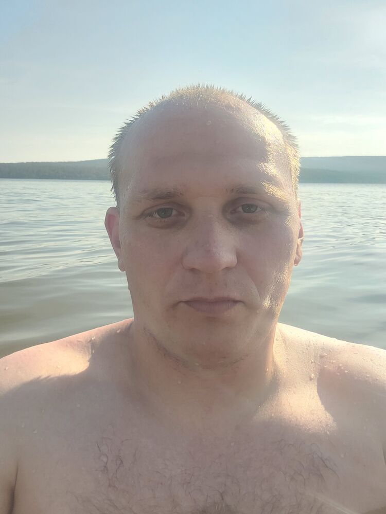  44374817  Egor, 35 ,    