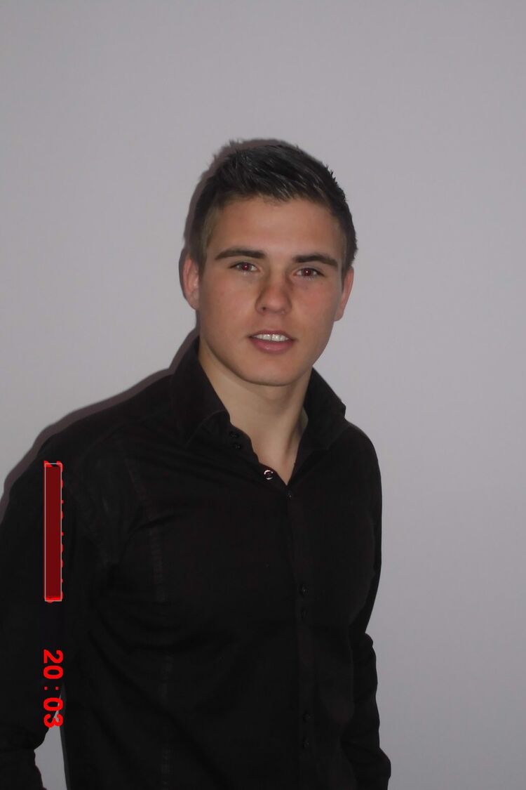  ,   ADES ALEX, 30 ,   
