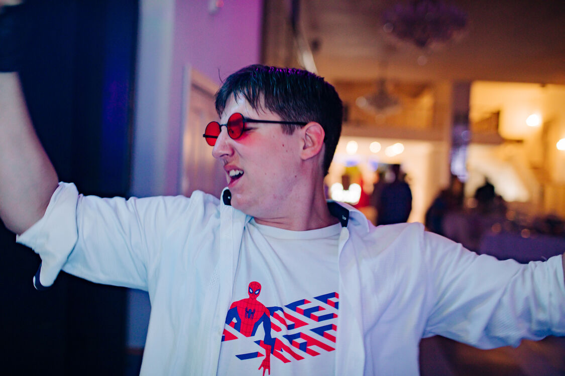  28558537  Mattew, 22 ,    